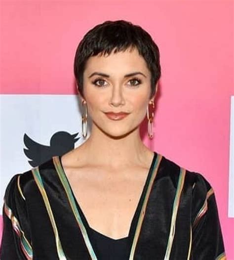 alyson stoner net worth|Alyson Stoners Profile, Net Worth, Age, Height, Relationships,。